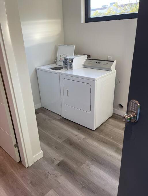 Luxurious Furnished Studio W Full Kitchen In Sd San Diego Ngoại thất bức ảnh